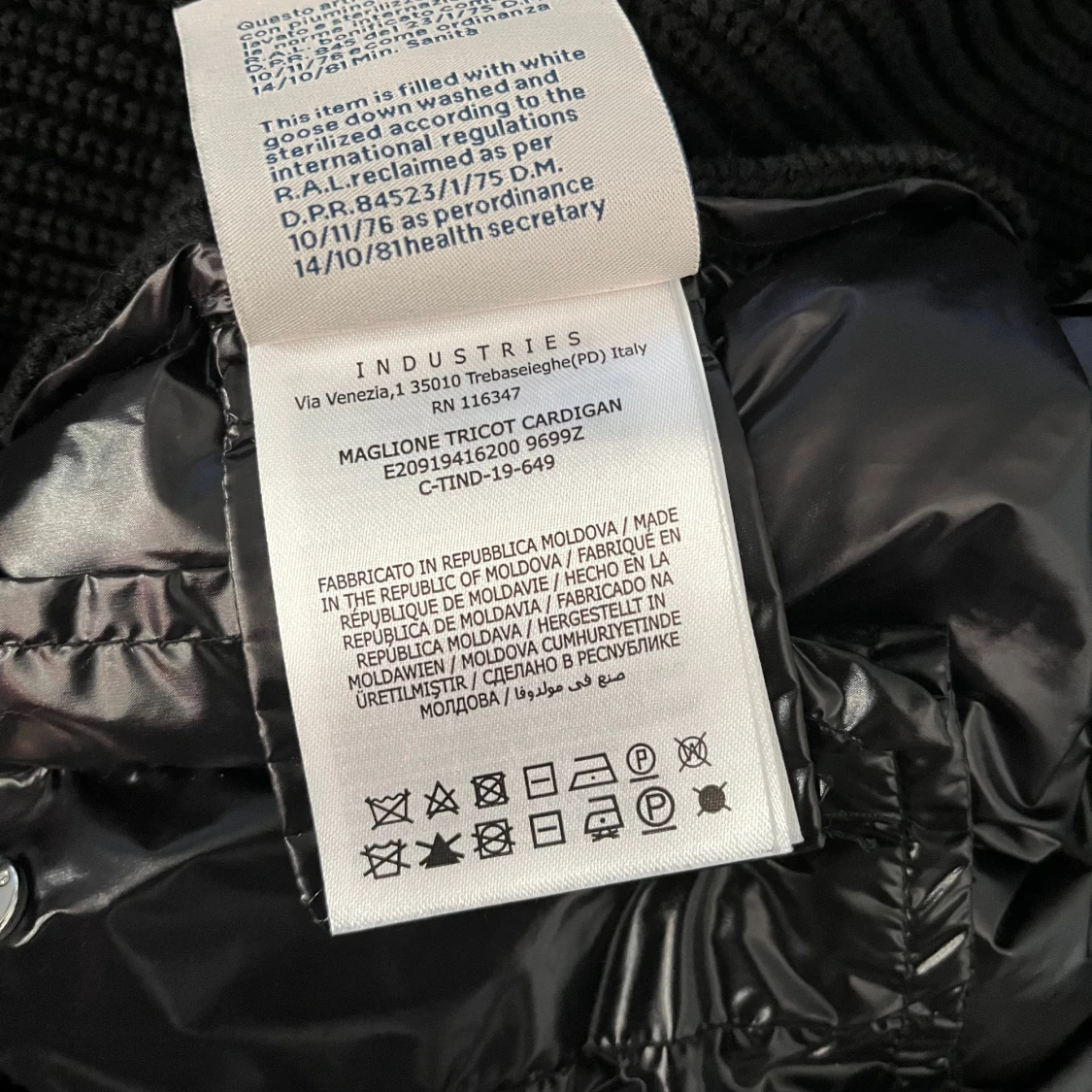 Svart dunjacka från Moncler - 2