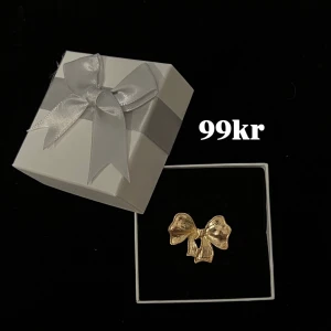 Guldig rosett ring  - 22 kr frakt ❤️