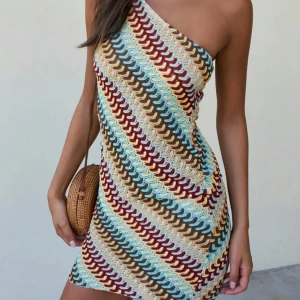 Klänning - Helt ny och endast testad