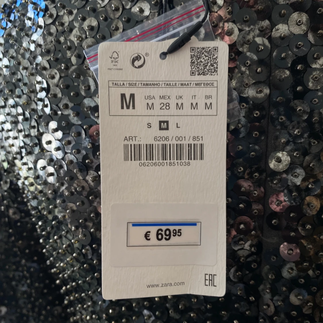 Helt ny Zara paljettklänning - 3