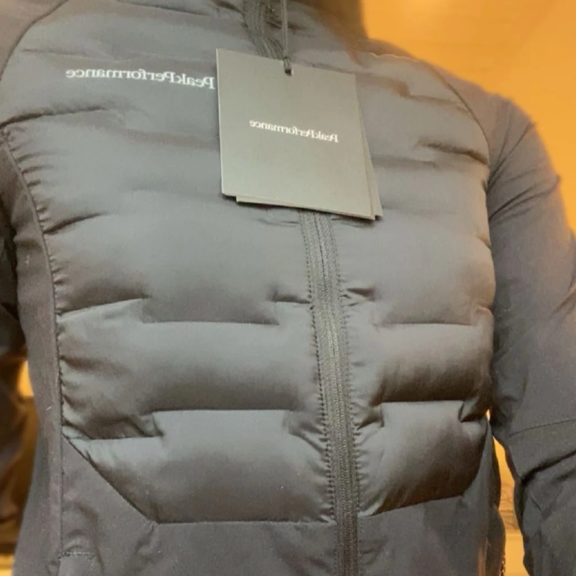 Svart jacka från Peak Performance - 1