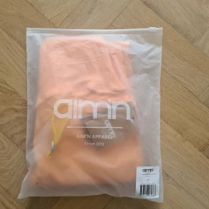 Ribbade tights från Aim'n - Snygga ribbade tights från Aim'n. De är sömlösa och har en tight passform. Färgen finns inte kvar att köpa. Aldrig använda, kvar i påsen 🥰