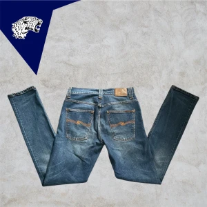 NUDIE LEAN DEAN  - Nudie jeans Lean Dean | Skick: 8/10 | Strl W28 L32 | Modellen är 180cm | Hör av dig om du undrar någonting! 