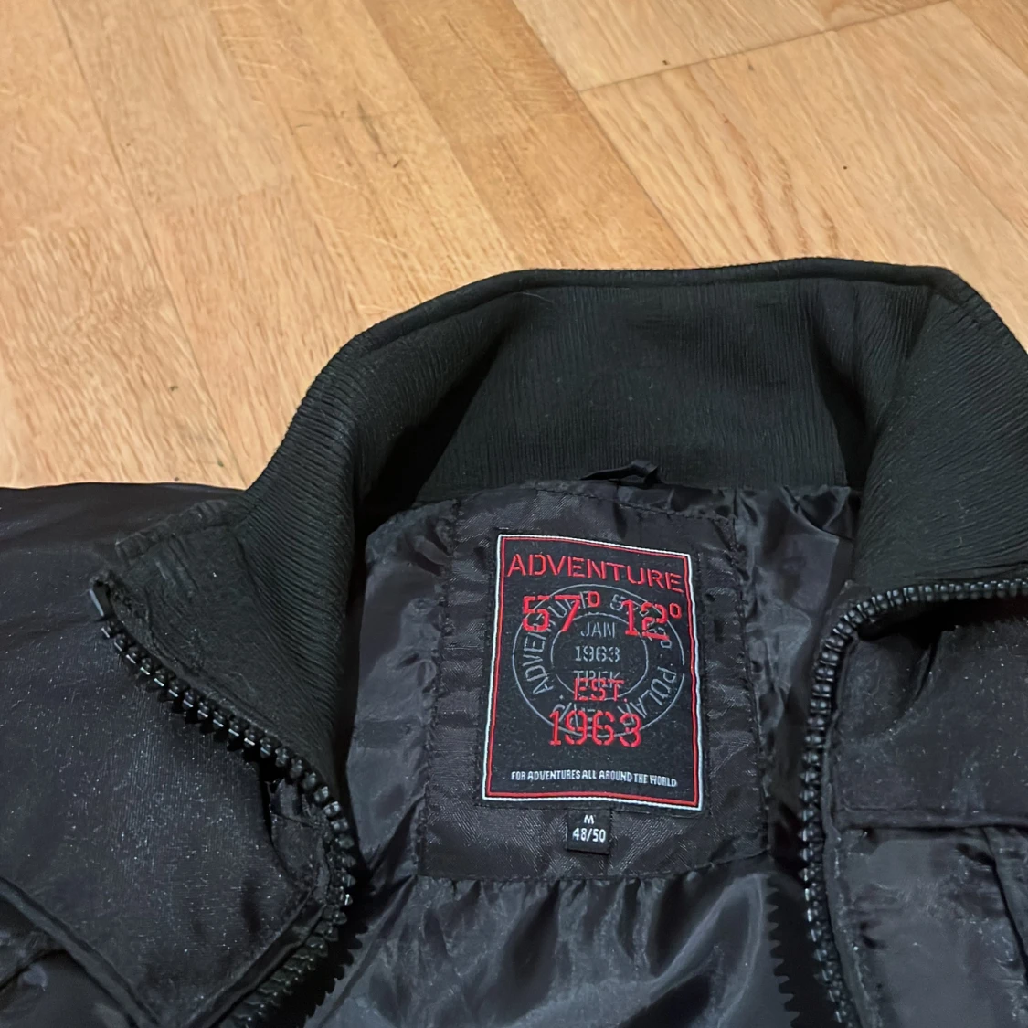 Svart dunväst från Adventure - 3