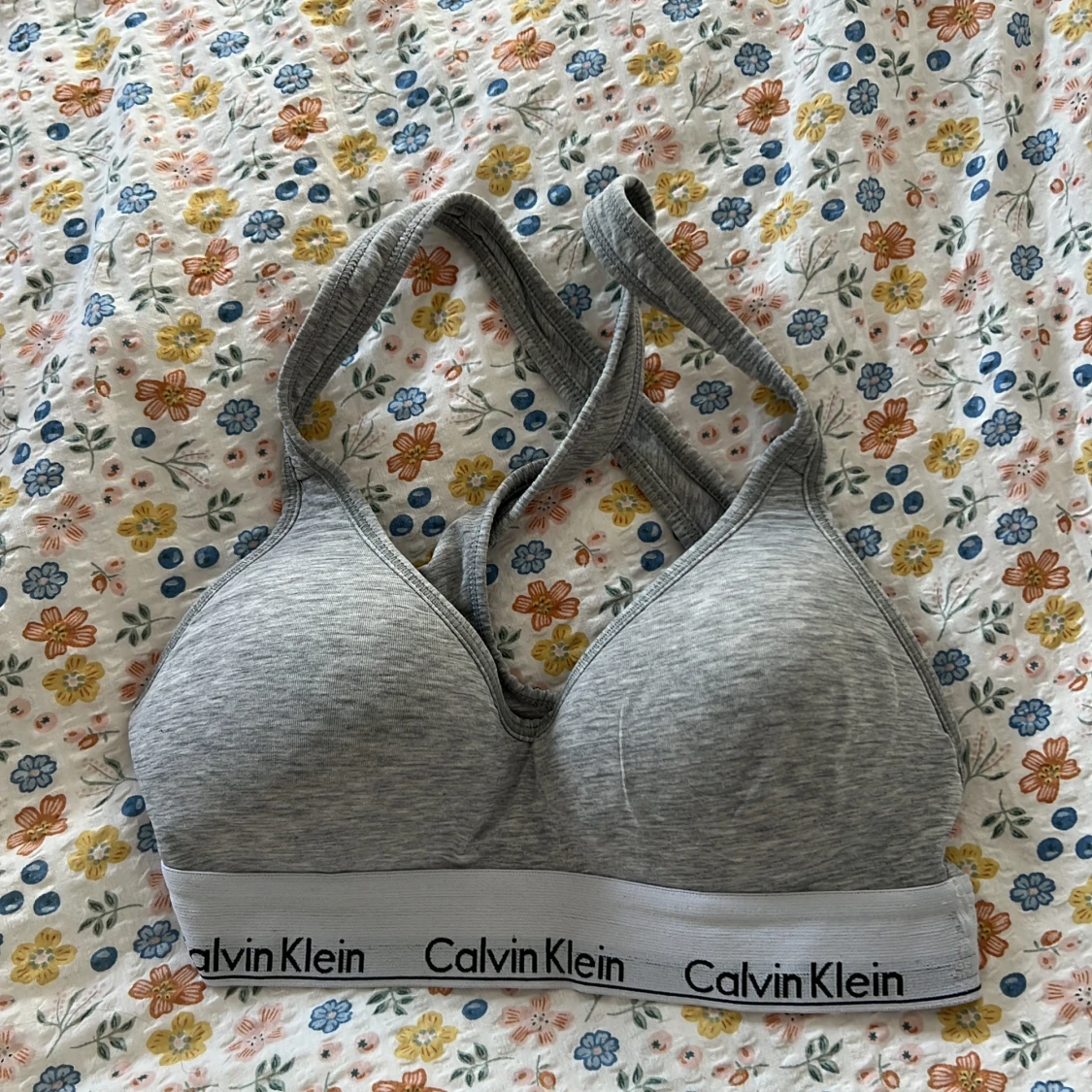 Grå bh från Calvin Klein