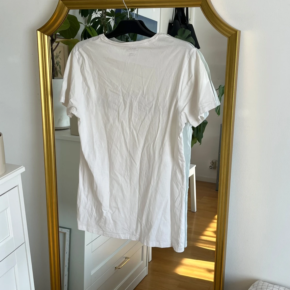 Vit t-shirt med tryck från 157 DOG - 2