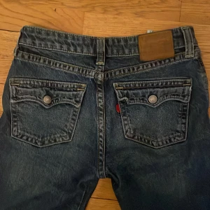 Levis bootcut jeans - I modellen noughties bootcut💖 skriv gärna vid funderingar💞