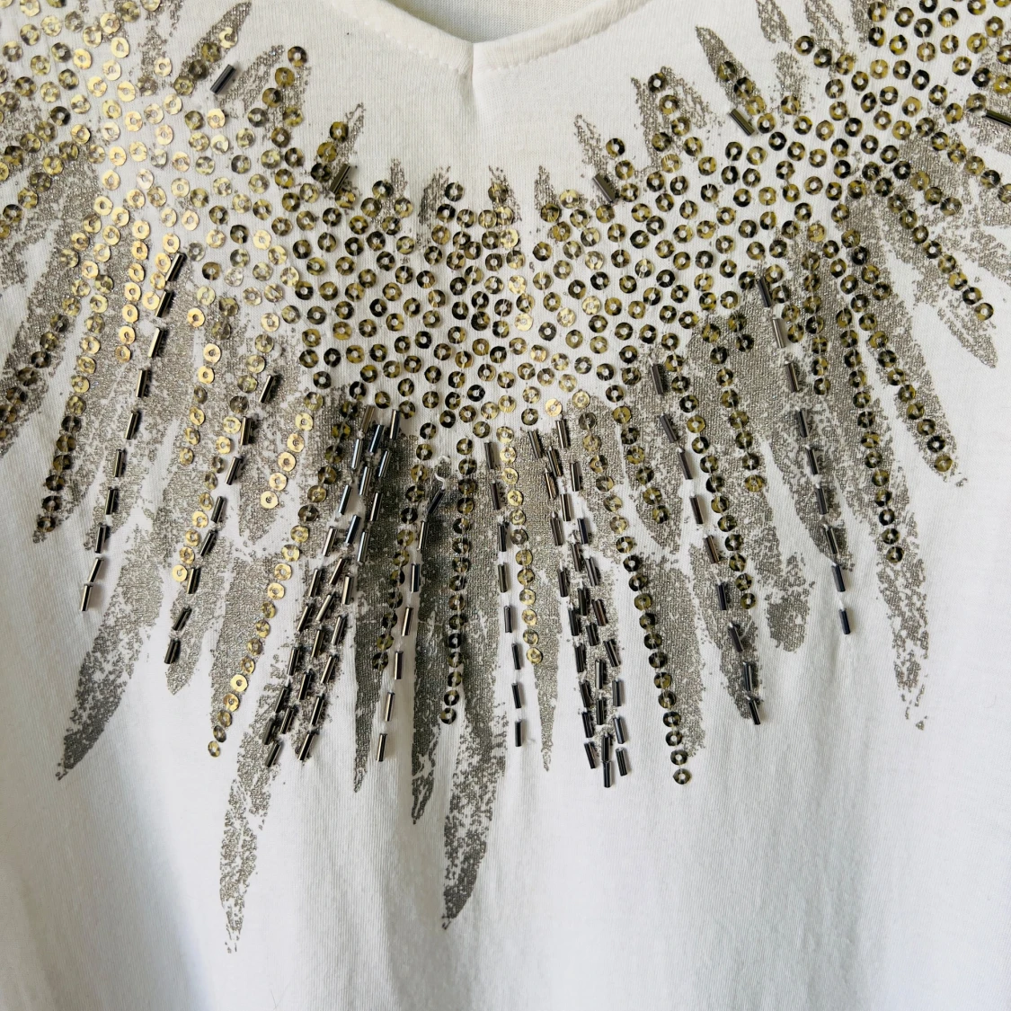 Vit kort ärmlös klänning med paljetter - 2