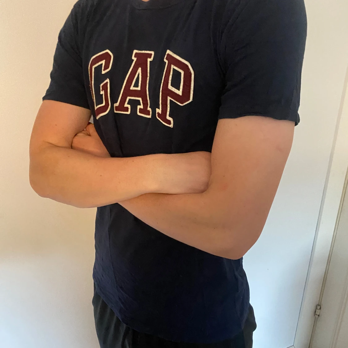 Mörkblå GAP t-shirt i bomull - 1