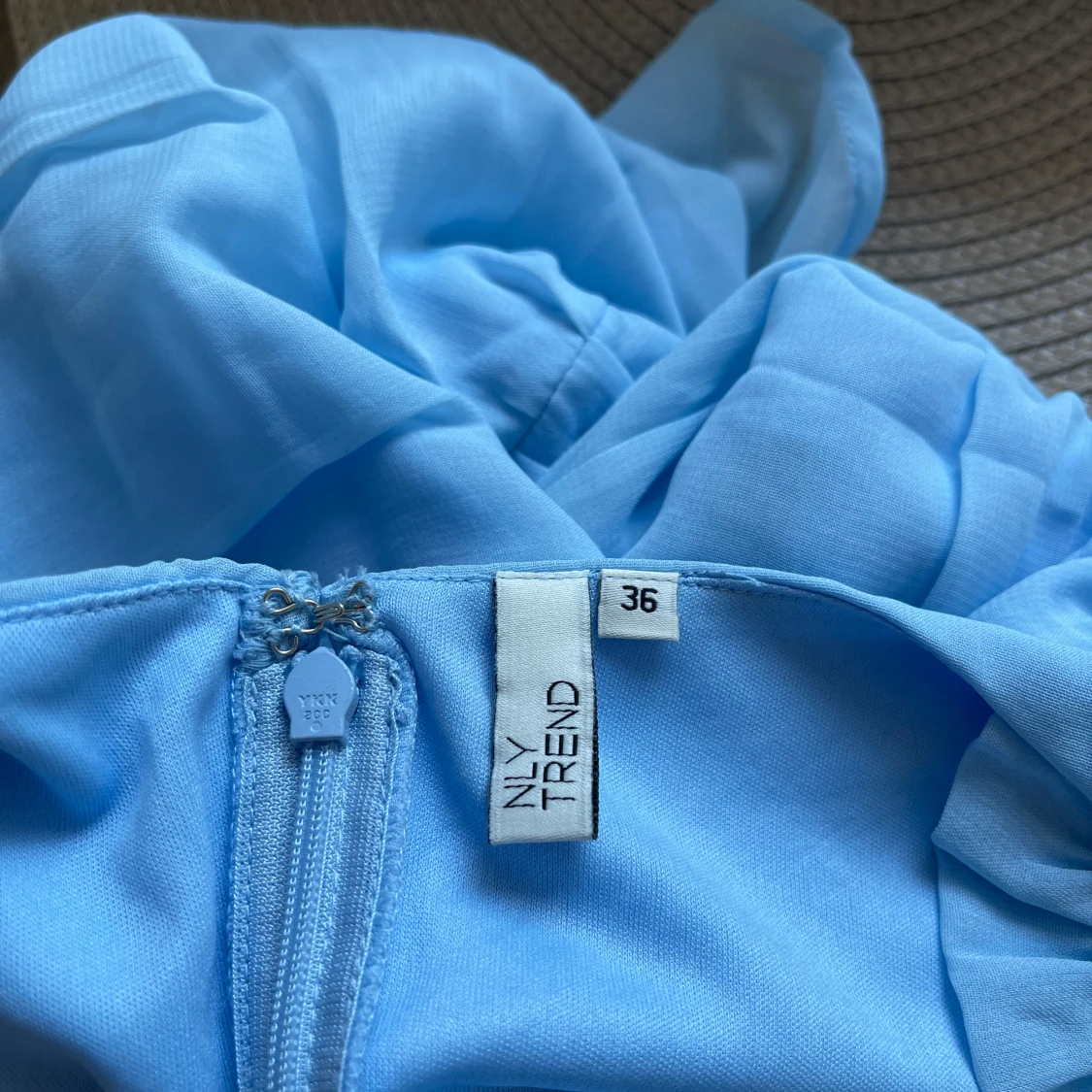 Ljusblå kort klänning från NLY Trend - 2