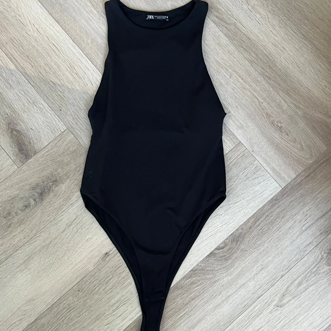 Svart ärmlös bodysuit från Zara