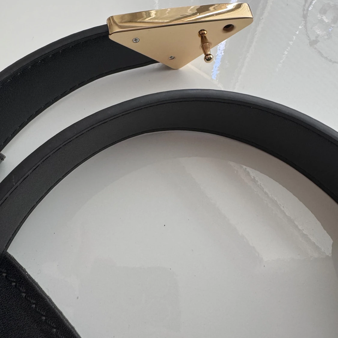 Svart kalvskinn bälte från Prada - 1