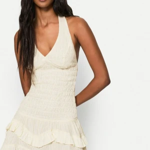 sommarklänning - Supersöt helt ny klänning från bershka, aldrig använt den och säljer då jag inte kan skicka tillbaka den. Skriv för egna bilder 💕💕💕