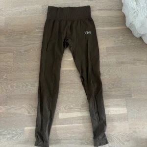 Träningstights  - Ribbade bruna träningstights från icaniwill i storlek XS.💓