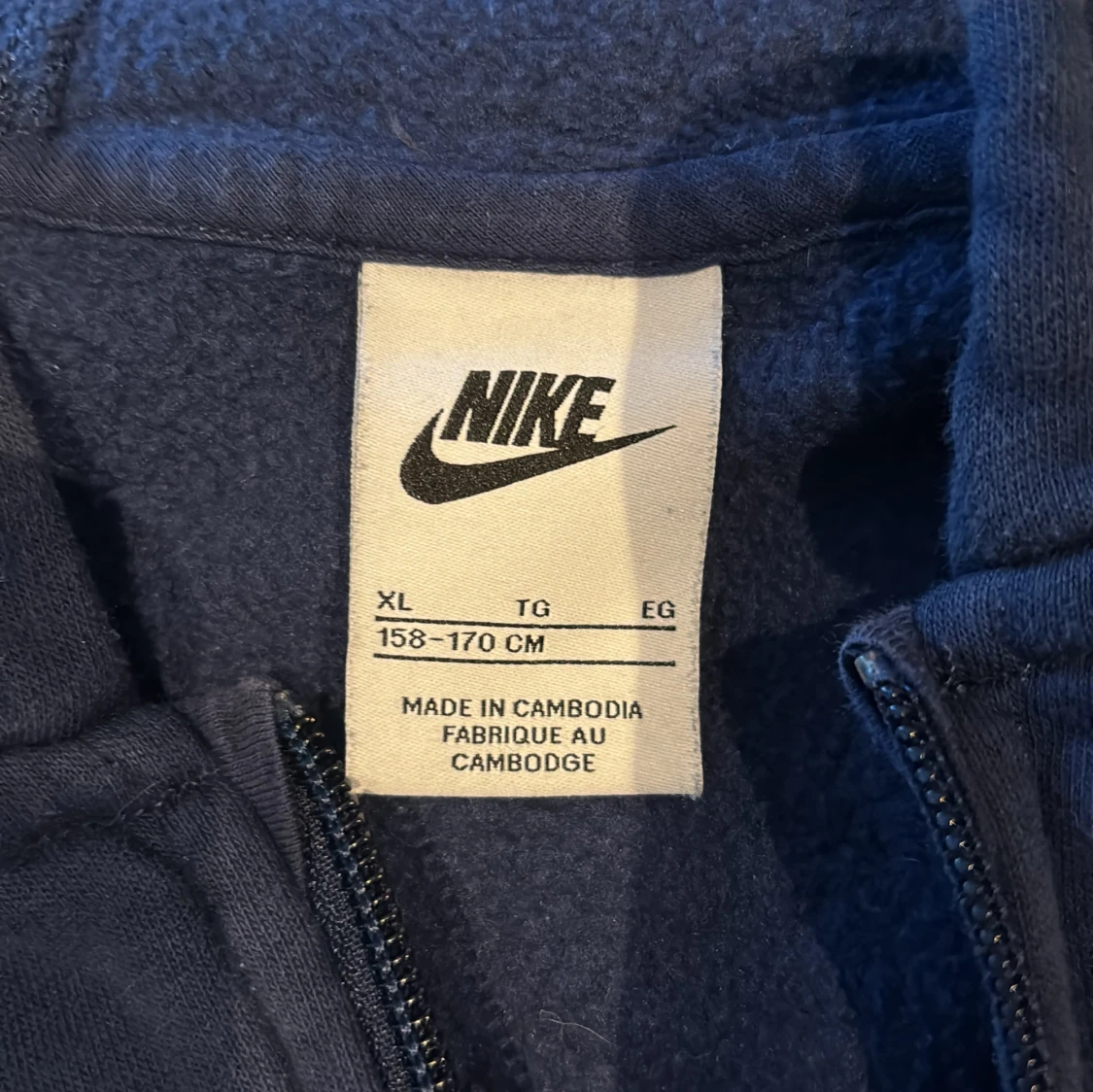Mörkblå hoodiejacka från Nike XL - 1