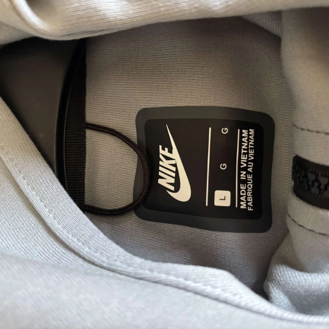 Nike tech i grått och vitt L - 1