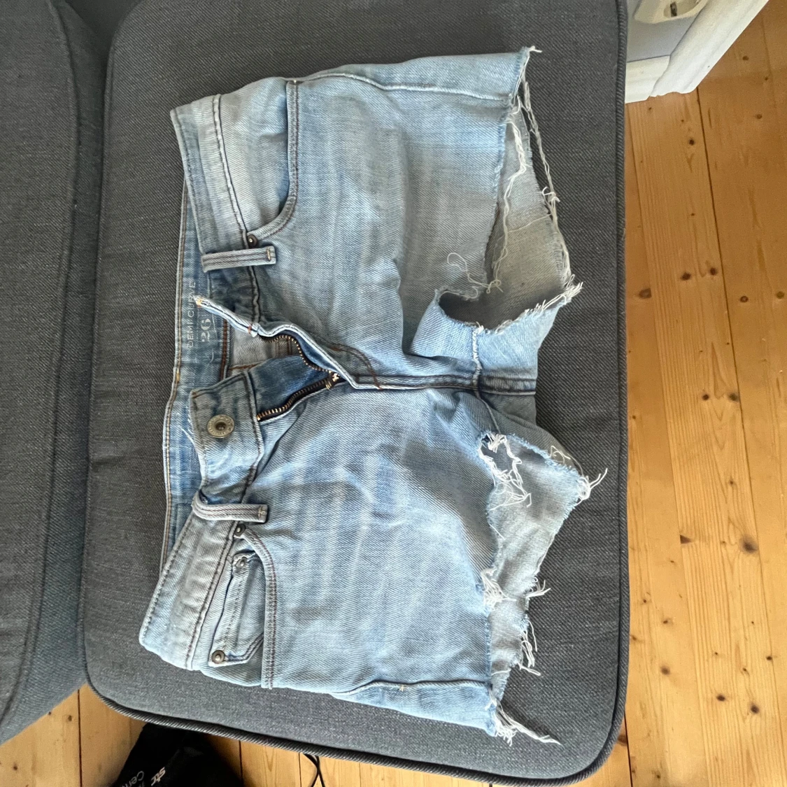  Lågmidjade Levi's jeansshorts - 1