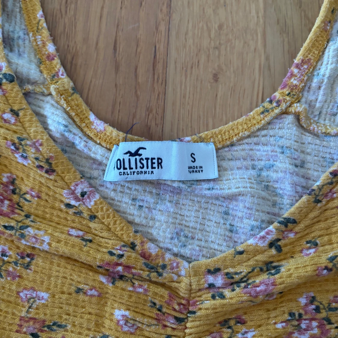 Gul blommig långärmad topp Hollister - 1