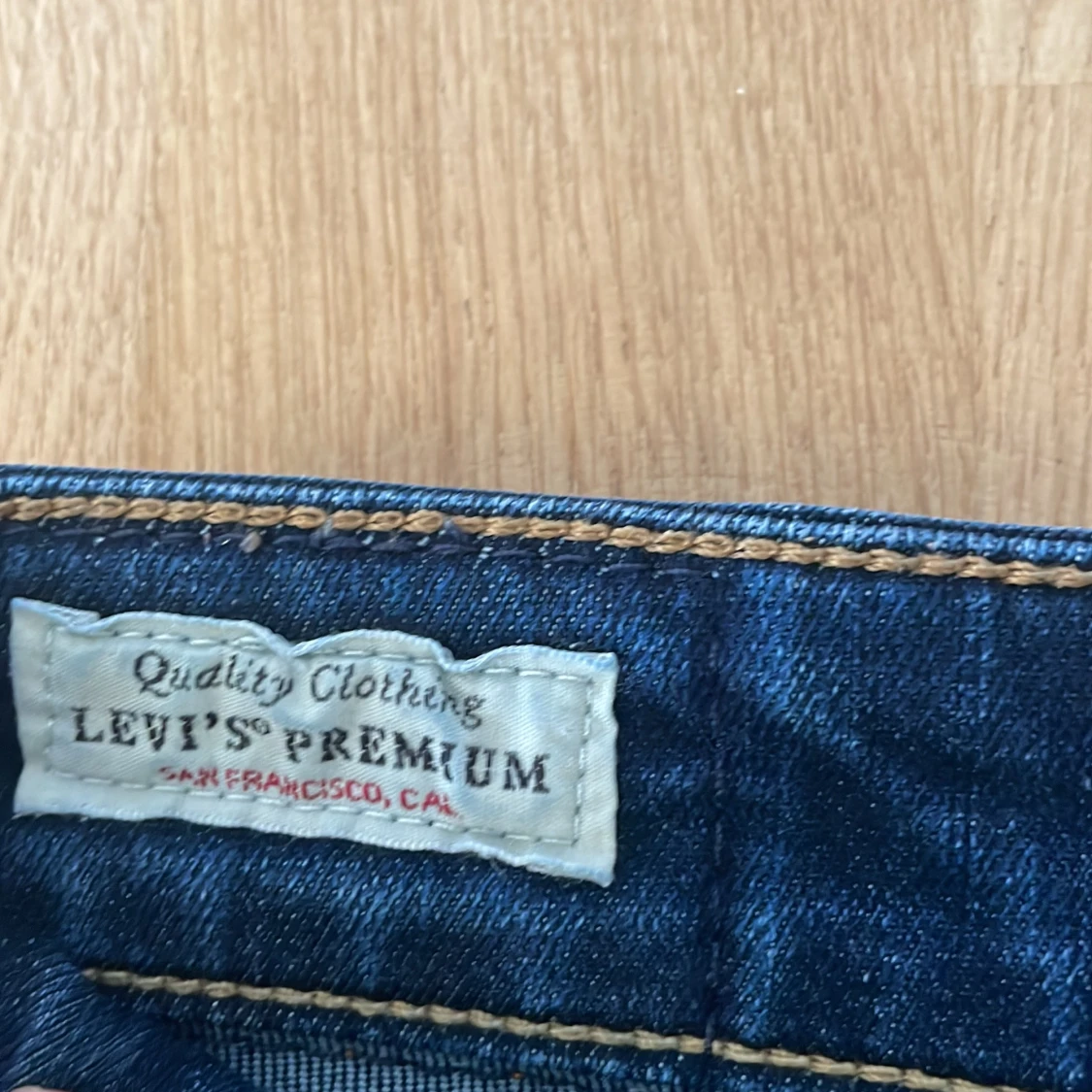 Levi's 725 High Rise Bootcut Jeans - 4