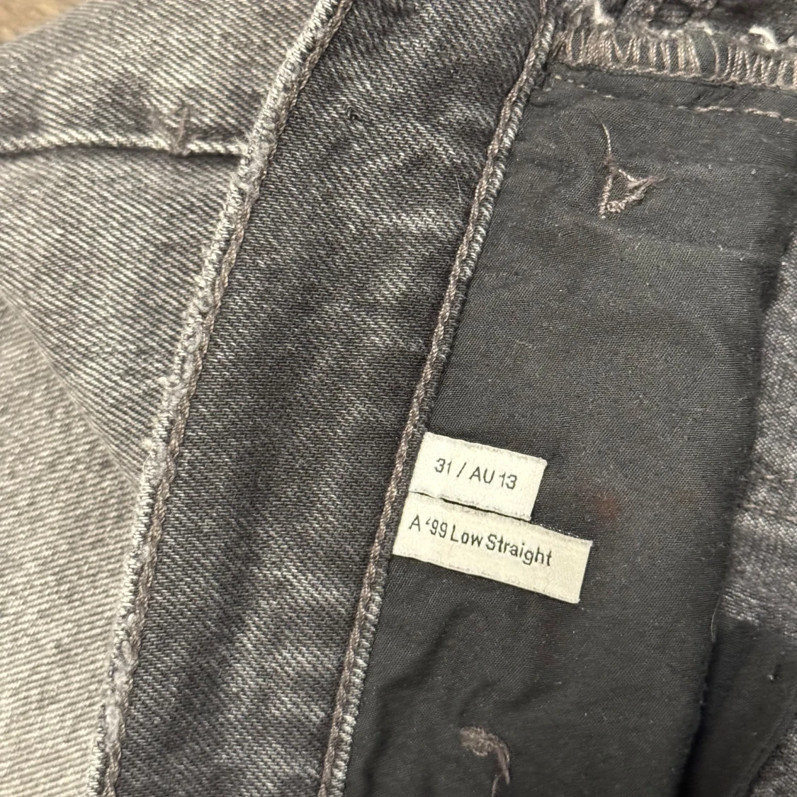 Mörkgrå jeans från Abrand - 4