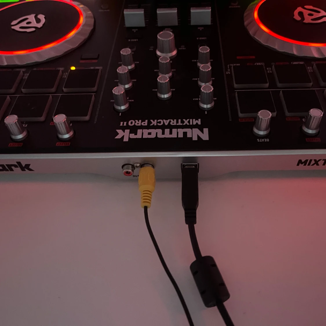 Säljer en DJ Mixtrack Pro II - 4