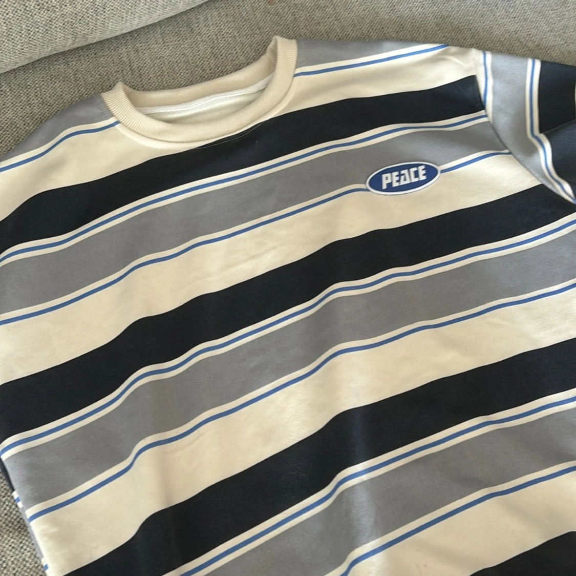 Randig tröja från Peace - 91