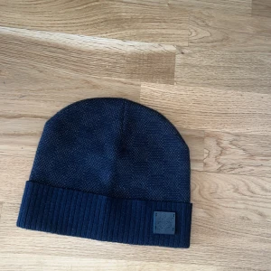 Fin mössa - Dm för mer bilder