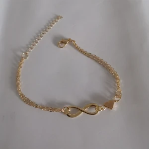 Mode nummer 8 hjärta combo armband  - Materialet är alloy. Högkvalitativt och hållbarhet. 416