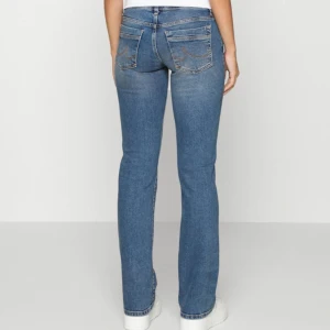 Ltb jeans  - Säljer ett par jättefina oanvända LTB jeans från zalando. Köpta för 622 men säljer för 399 kr. Strl W32XL32. Säljer de på grund av att de är för stora för mig. 