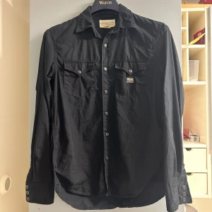 Ralph lauren skjorta  - Ralph lauren skjorta/overshirt i fint skick. Hör av dig vid frågor! 