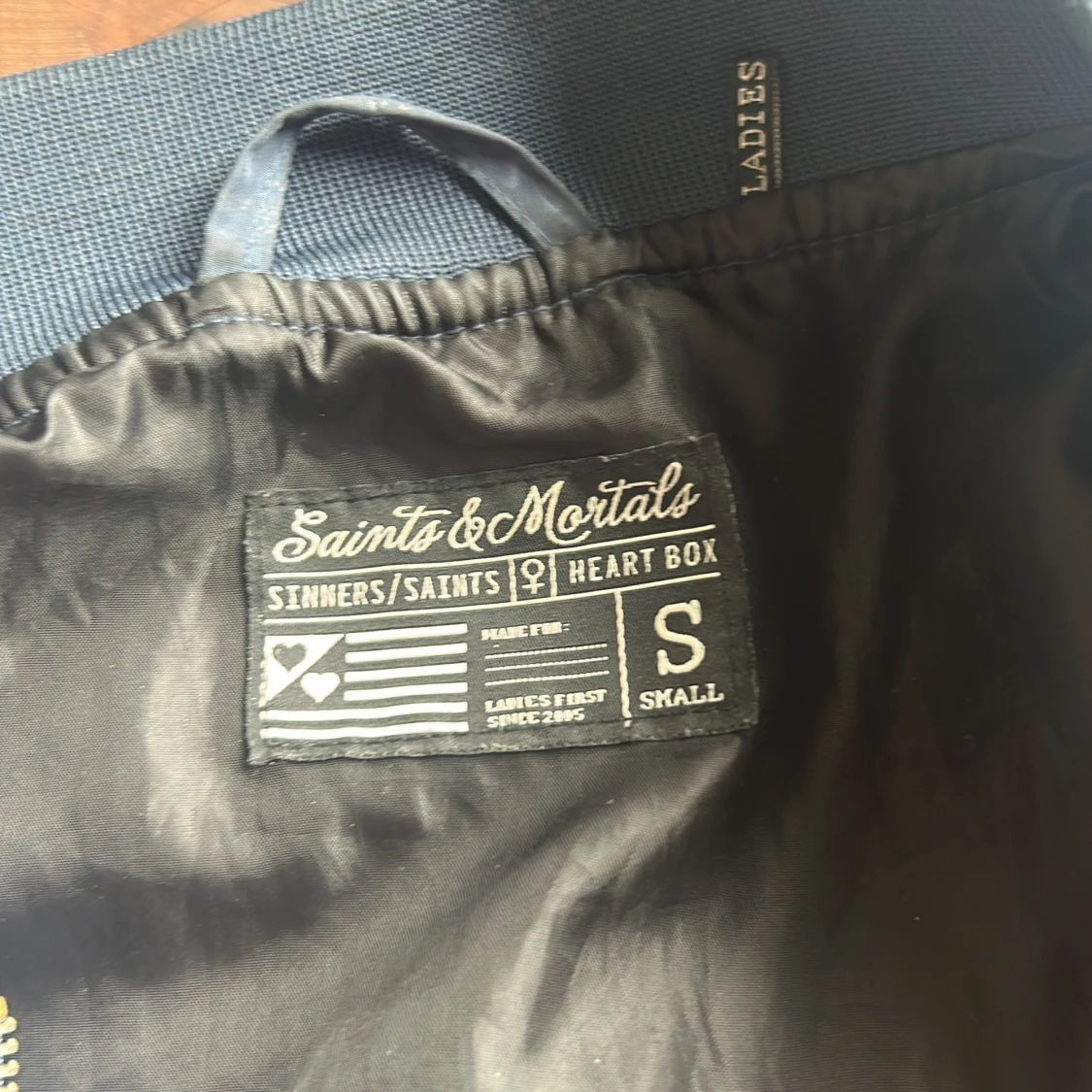 Mörkblå bomberjacka Saints & Mortals - 2