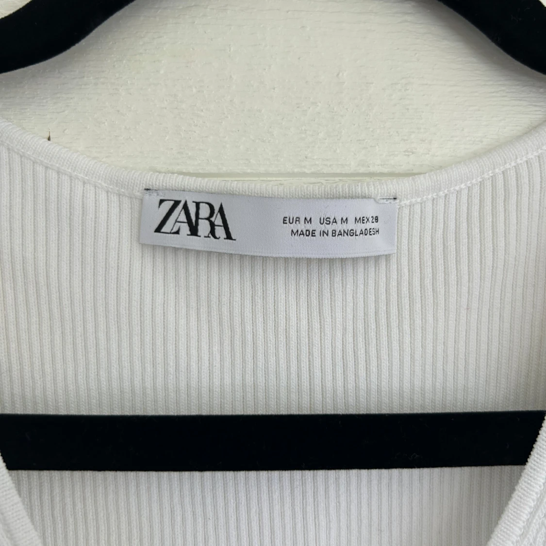 Vit ribbad croppad topp från Zara - 2