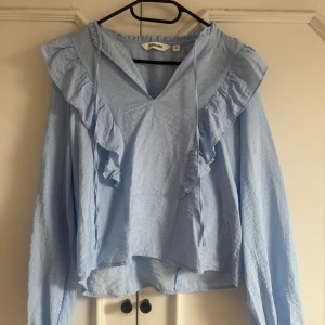 Blus från Kappahl  - Jätte fin blus från Kappahl som knappt är använd