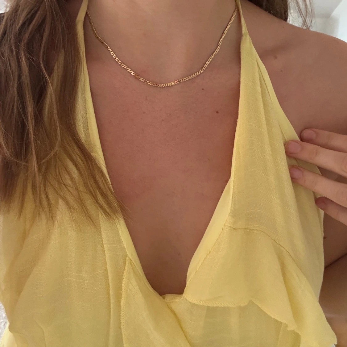 Gul långklänning med volanger - 3