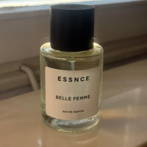 Essnce parfym - Essnce belle femme. Har bara används lite 🌸