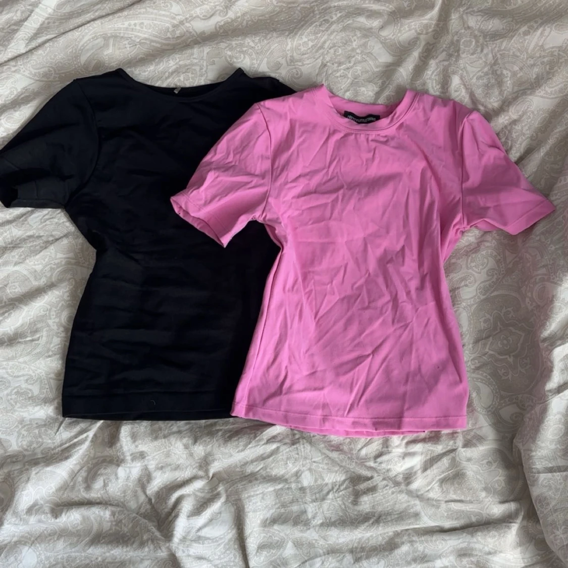 Svart och rosa compressive shirts - 1