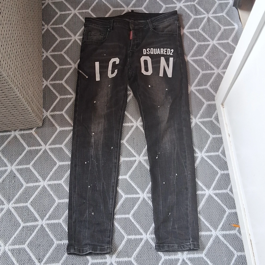Svarta Dsquared2 ICON jeans med kedja
