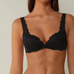 Intimissimi bh - Superfin pushup bh från Intimissimi, säljer då jag köpte fel storlek! Nypris 599kr 🫶🏼