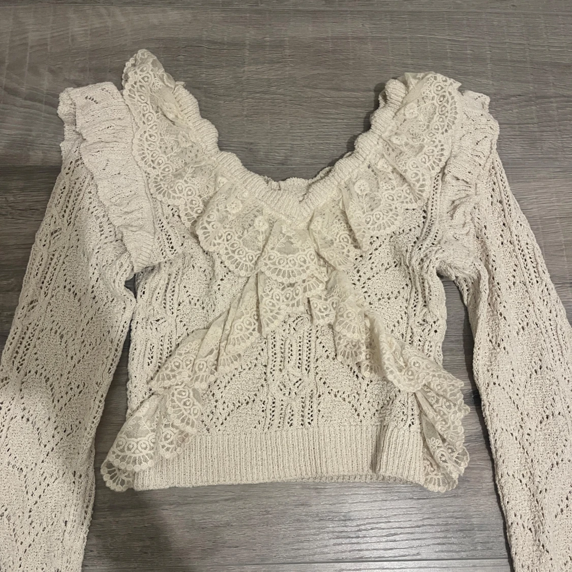 Vit stickad volangtröja från Zara - 2