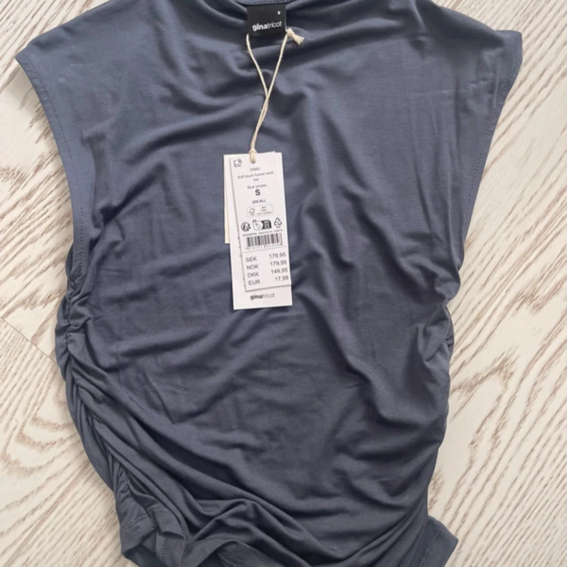 Ny topp från Gina tricot