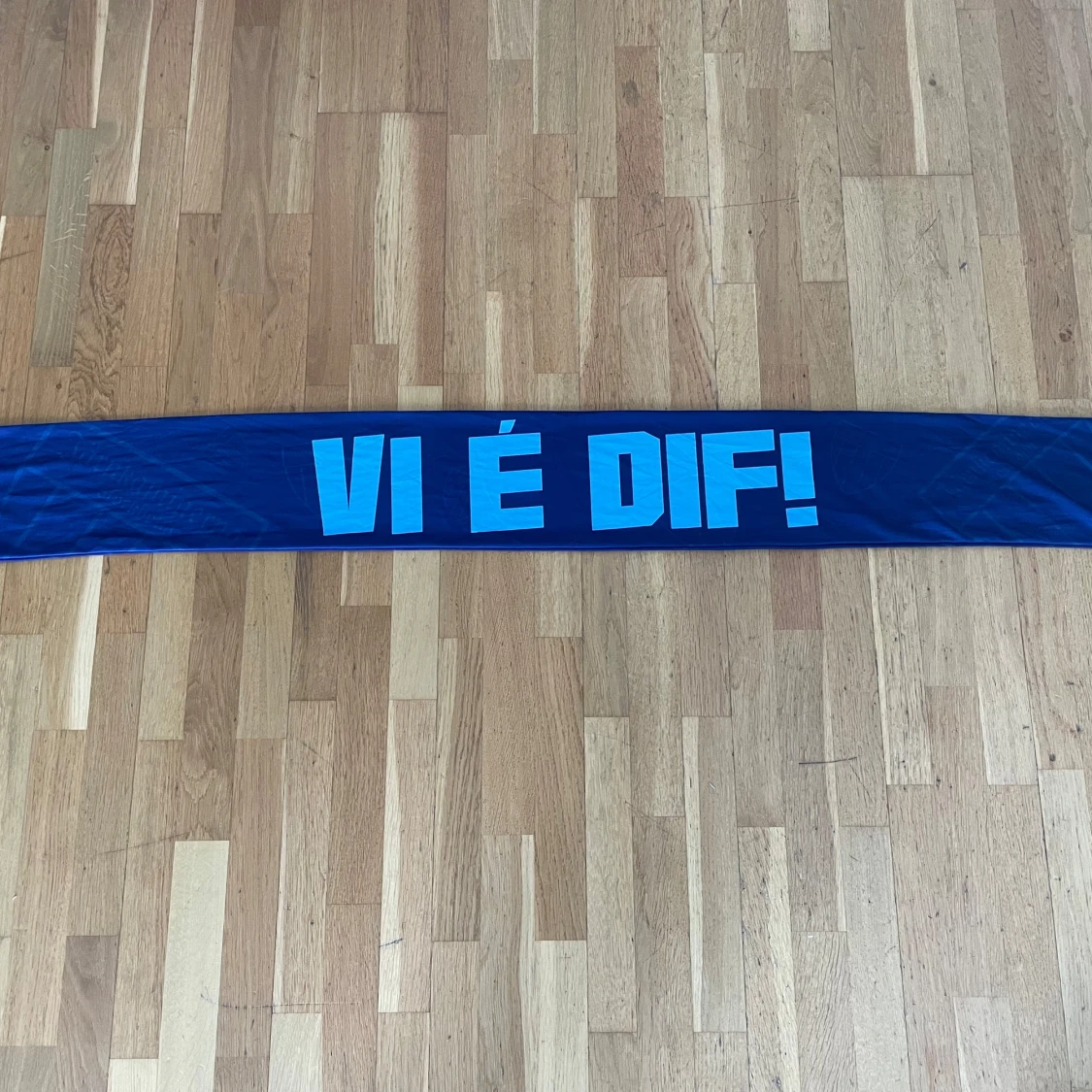 ”Hej bönder vi e DIF” -halsduk från Järnkaminerna - 1