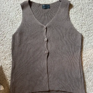 Stickad topp - Superfin topp/väst från Asos i storlek M! 