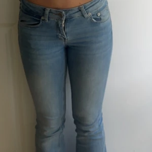 Ljusblå bootcut jeans med låg midja  - Från lager 157💓 Strl XXS
