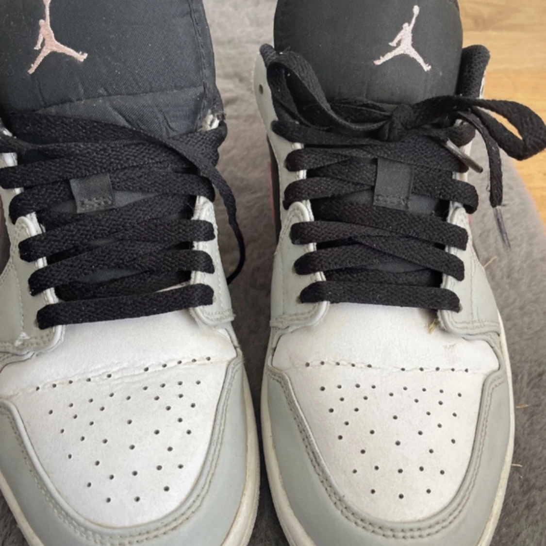 Nike Air Jordan 1 Low grå/svart/rosa - 1