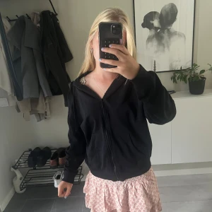 svart sip tröja - skön tröja använd men i bra skick