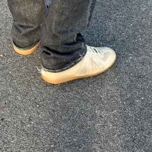 Maison margiela gats  - 8/10 skick allt ingår.Mochan är lite smutsig går o fixa. Billigt för att det finns en defekt. Mer frågor i dm!