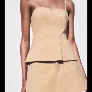 Söker - Söker settet från zara snälla skriv om ni har i storlek S så kan vi diskutera pris🩷🩷🩷