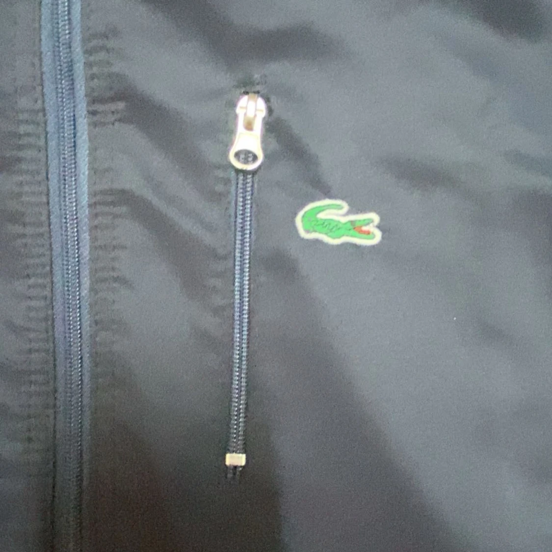 Mörkblå vindjacka från Lacoste - 2