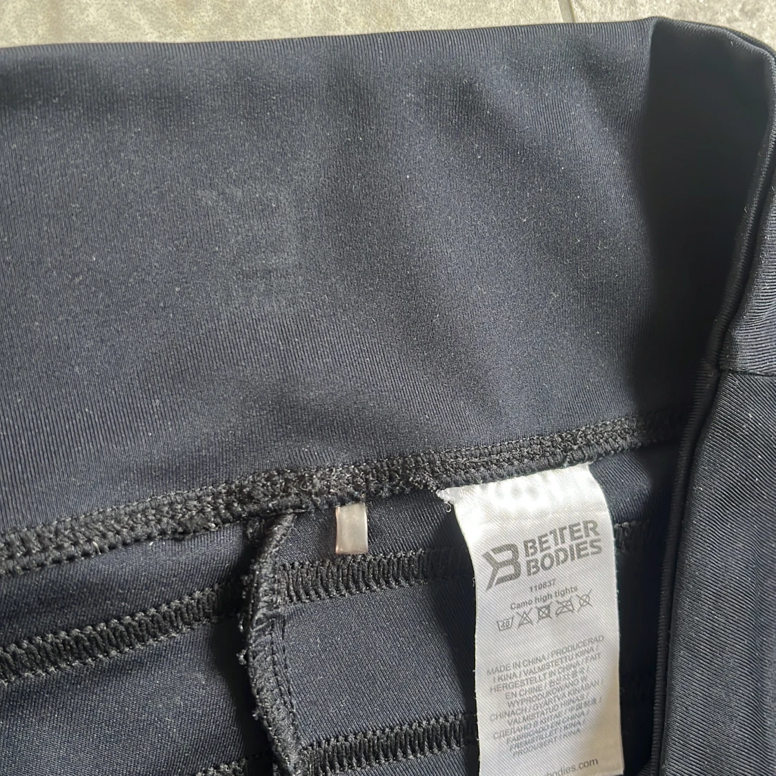 Svarta träningsbyxor från Better Bodies - 2