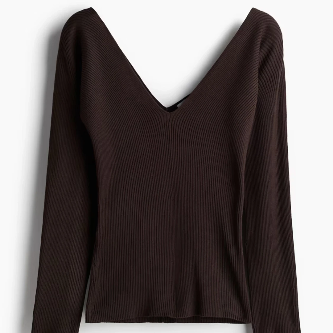 Brun ribbad v-ringad tröja
